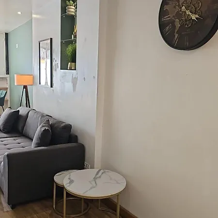 Cosy 50m2 Moderne Avec Terrasse, Et Sauna Communs, A 2 Pas De La Place Dalton דירה