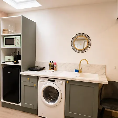 Cosy 50m2 Moderne Avec Terrasse, Et Sauna Communs, A 2 Pas De La Place Dalton דירה *
